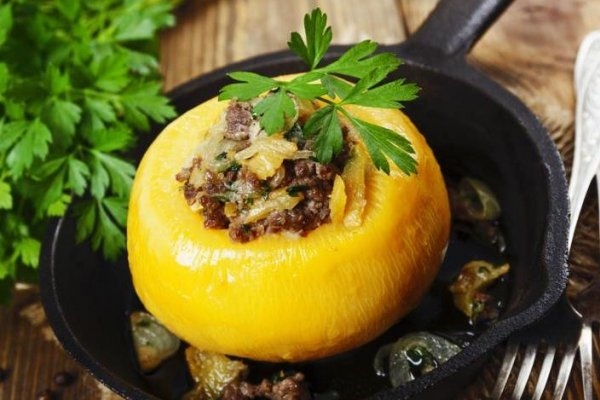Фаршированная репа с овощами в духовке