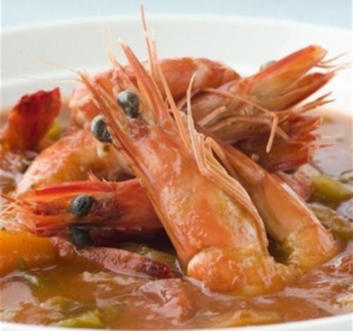 Суп «Гамбо» с креветками, крабовым мясом и беконом