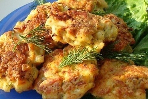 Рубленые куриные котлетки с луком и яйцом