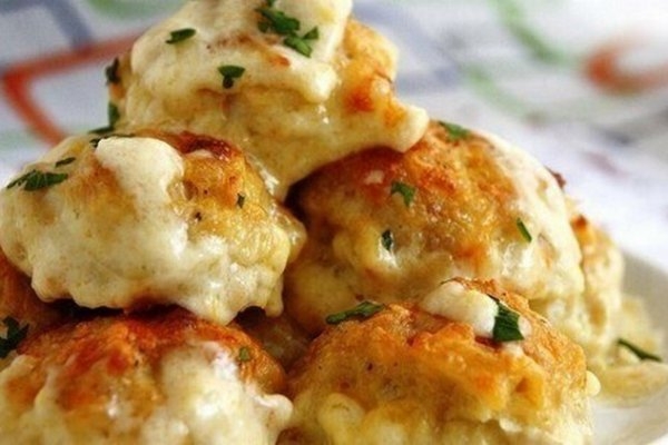 Куриные шарики с морковью и чесноком