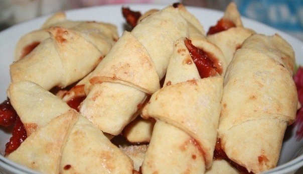 ТВОРОЖНЫЕ РОГАЛИКИ С ЯГОДНЫМ ДЖЕМОМ