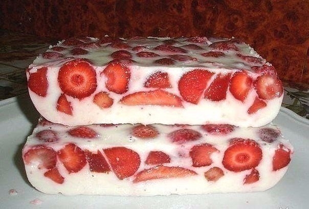 10 десертов с клубникой без выпекания.