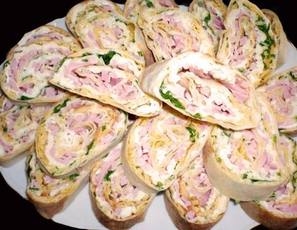 ЗАКУСКА ИЗ СЫРА И ВЕТЧИНЫ