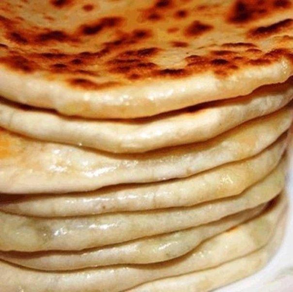 Невероятно вкусная вещь хичины с сыром и зеленью, и еще с картошкой и зеленью к ужину.