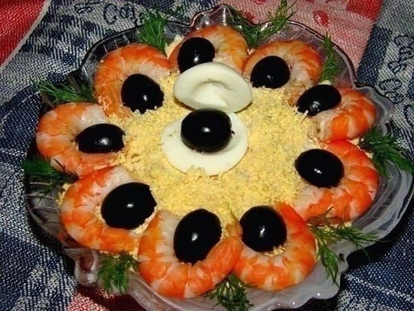 Праздничный салат "Черная жемчужина" - берите на заметку к Новому году!