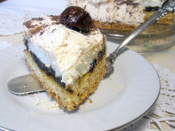 Пирог с безе и черносливом Пирог с безе и черносливом