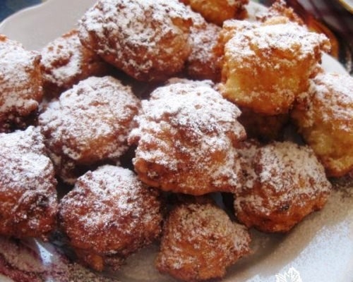 Творожные пончики с яблоками Творожные пончики с яблоками