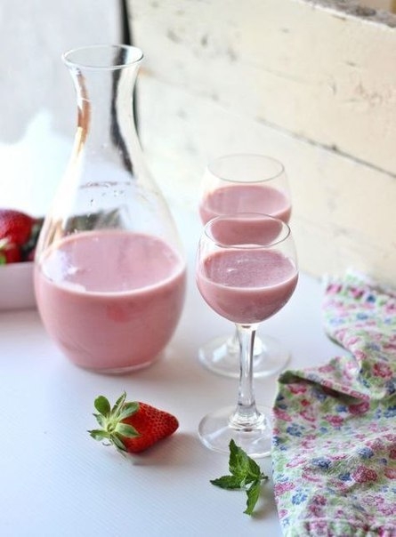 Клубничный сливочный ликёр Crema alla Fragola