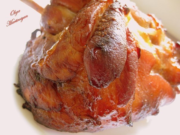 Свиная рулька в медовой глазури.