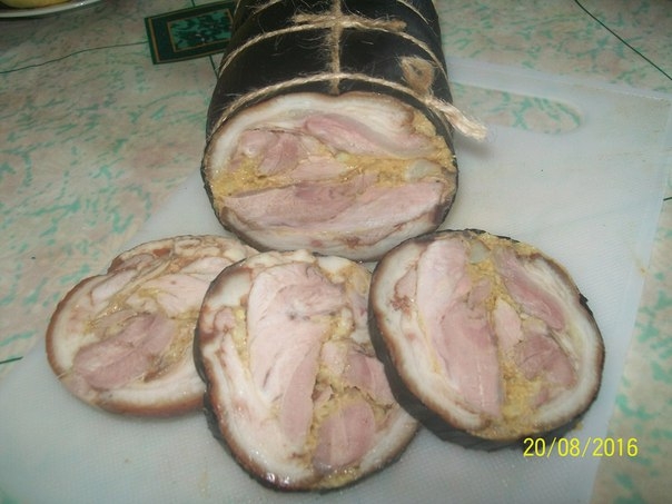 Рулет из свиной рульки с горчицей.