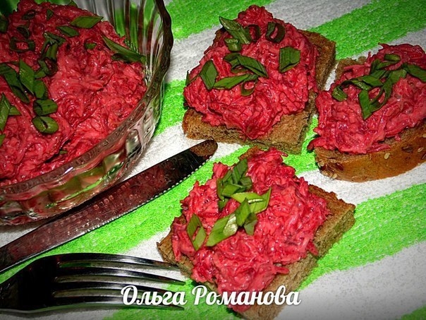 Ещё одна вкусняшка с солёными огурцами. Автор Ольга Романова.Закуска из свеклы с солёным огурцом