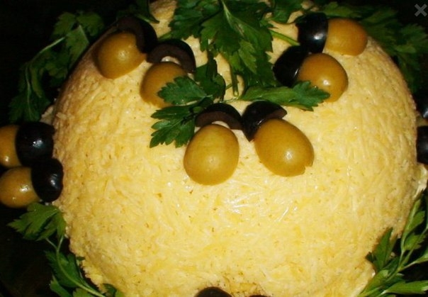 ПРАЗДНИЧНЫЙ САЛАТ "ЖЁЛУДЬ" СО СКУМБРИЕЙ И ОПЯТАМИ