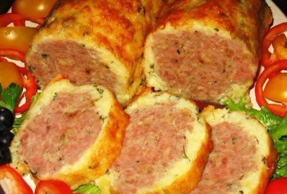 Мясной рулет в картофельной оболочке