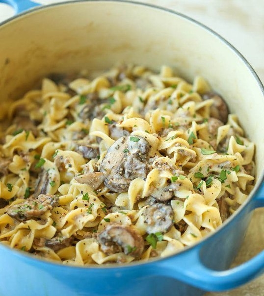 Сливочные макароны с грибами и фаршем