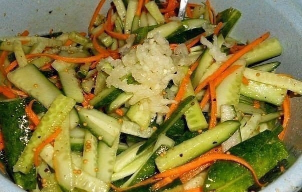 Огурчики по-корейски - вкуснятина! •