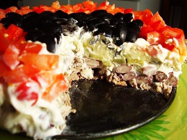 Изумительный салат «коварство и любовь»: блюдо № 1 на праздничном столе!