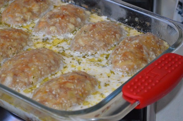 Мясо-овощные биточки в соусе. Мясо-овощные биточки в соусе.