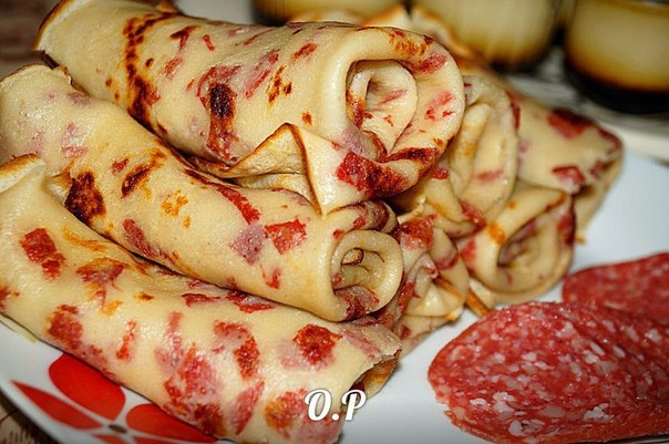 Блины на пиве с припёком из колбасы