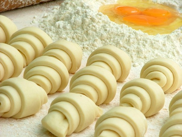 Как правильно и вкусно приготовить тесто из творогаღ