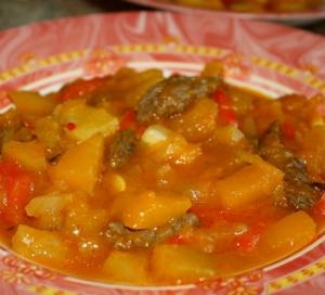 Говядина в кисло-сладком соусе с тыквой и ананасом Говядина в кисло-сладком соусе с тыквой и ананасом