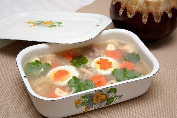 Вкусный куриный холодец к праздничному столу! Вкусный куриный холодец к праздничному столу!