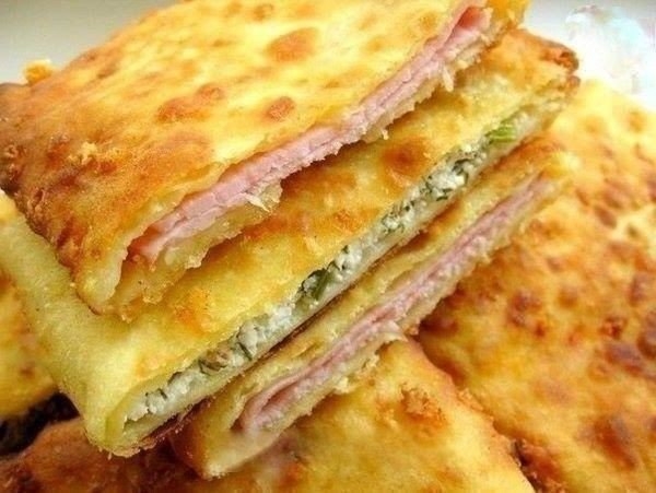 СОЧНЫЕ СЫРНЫЕ ЛЕПЕШКИ С НАЧИНКОЙ