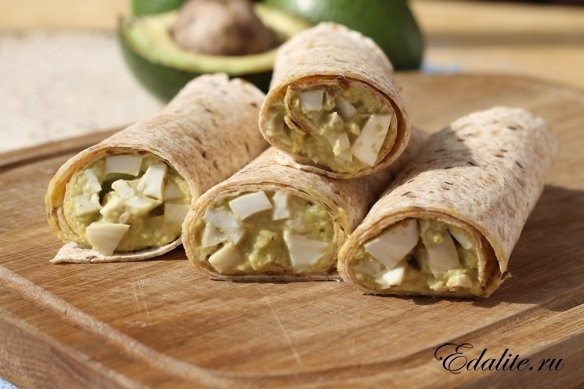 Салат из авокадо с яйцом Салат из авокадо с яйцом