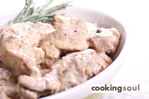 Кролик в сливках, белом вине и ароматных травах Кролик в сливках, белом вине и ароматных травах