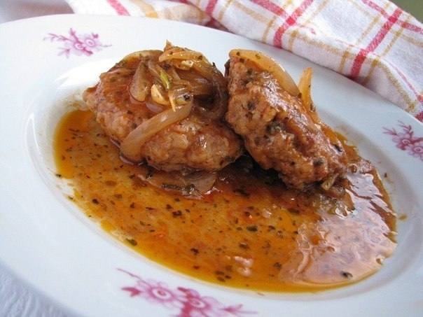 Тефтели в кисло-сладком томатном соусе