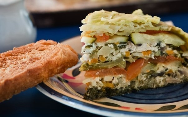 &laquo;Наполеон&raquo; из савойской капусты с мясом кролика