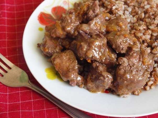 ГУЛЯШ ИЗ КУРИНОЙ ПЕЧЕНИ