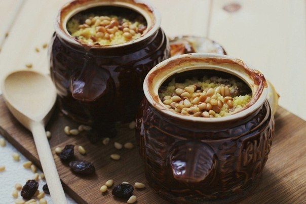 Пшенная каша с изюмом и кедровыми орешками Пшенная каша с изюмом и кедровыми орешками