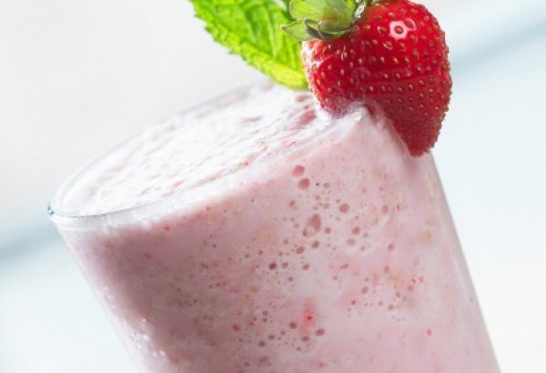 Коктейль из клубники и кефира