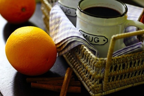 Смородиновый глинтвейн с ликером и апельсином