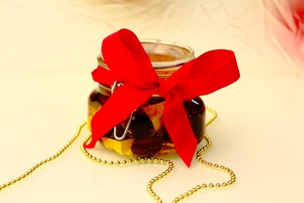 Маринованный сыр Фета с оливками, розмарином и тимьяном