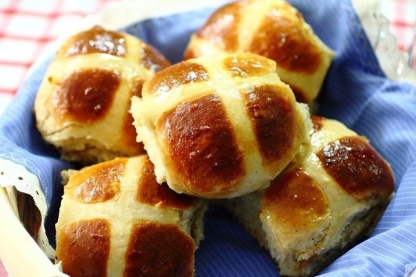 Английские "крестовые" булочки