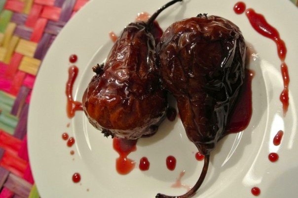 Груши в красном вине "Бароло"