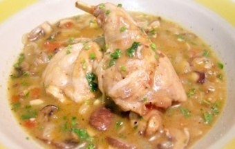 Кролик тушеный с грибами