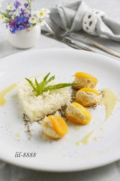 Курага, фаршированная курицей с карри и манго