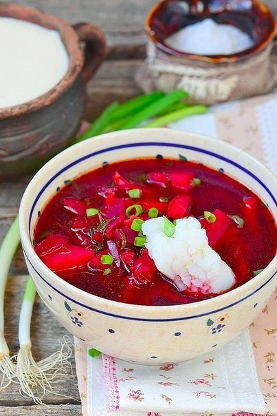 Свекольный суп с рыбой