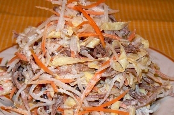 Мясной салат с дайконом «Загадка».