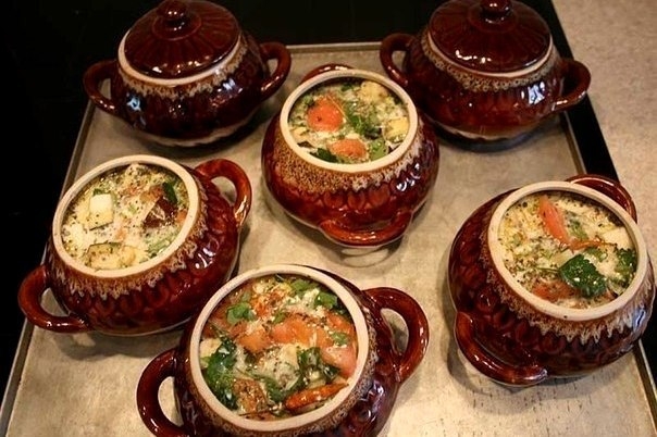 16 потрясающих рецептов блюд в горшочках. 16 потрясающих рецептов блюд в горшочках.