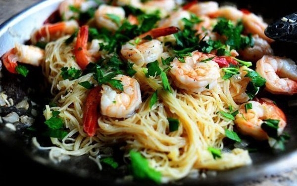 Креветки со спагетти