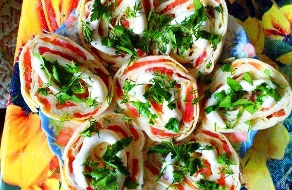 Рулет из лаваша, сёмги и мягкого плавленого сыра. Рулет из лаваша, сёмги и мягкого плавленого сыра.