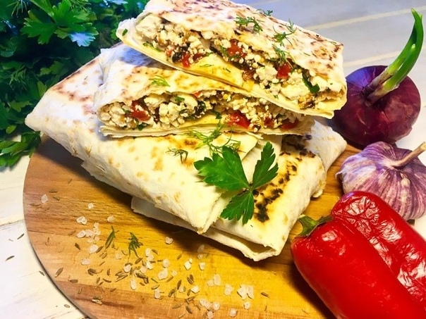 Несладкие конвертики с творожной начинкой