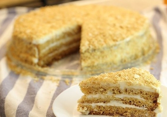 "Медовик" со сметанным кремом за 15 минут