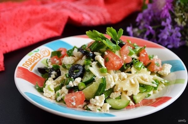Салат с брынзой по-гречески Салат с брынзой по-гречески