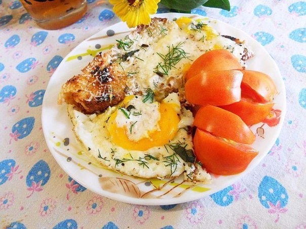 "Гренки с яйцом и пармезаном"