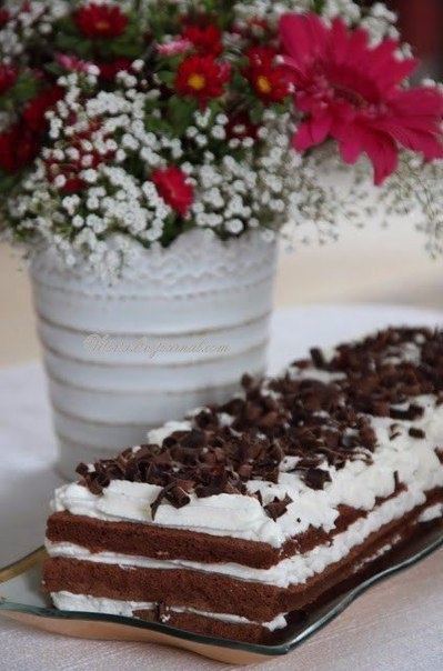 "Шоколадный торт с взбитыми сливками" "Шоколадный торт с взбитыми сливками"
