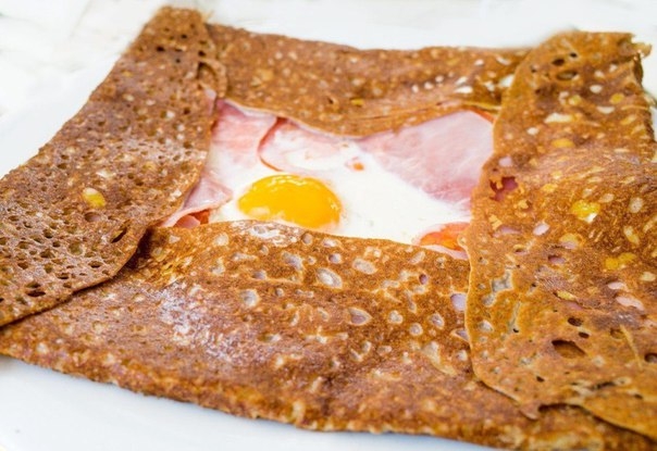 Блинный сэндвич "Крок Мадам" от Эктора Хименес-Браво